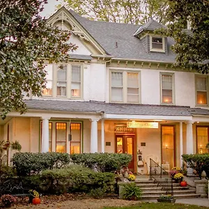 Magnolia House Hampton